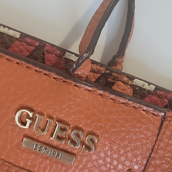 Guess Bobbi Nesting Large Reversible Tote with Coordinating Small Bag (Set) - Picture 15 of 15